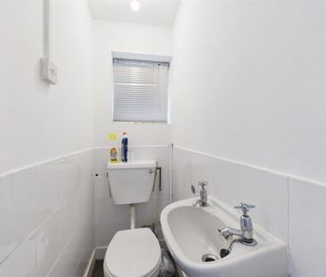 3 bedroom semi-detached house to rent - Photo 6