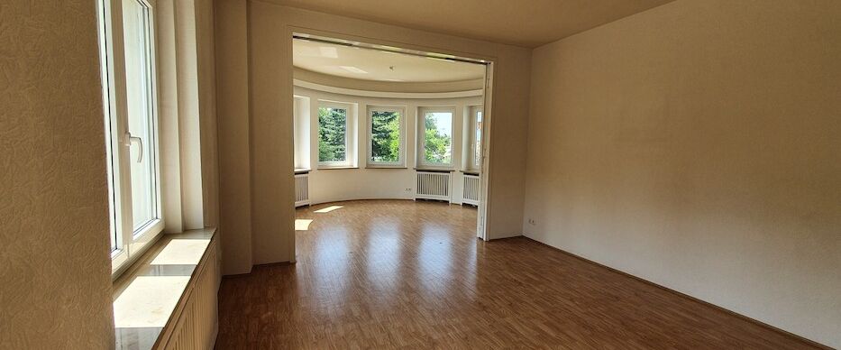 Preißelpöhl- Großzügige, helle 2-3 Zimmerwohnung im 1. OG mit Balkon und Garage - Photo 1