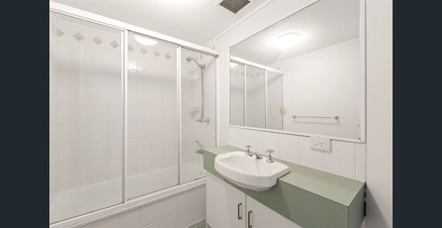 Modern 2-Bedroom Unit with Private Rooftop Retreat | Wynnum, QLD (More photos to come) - Photo 1