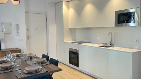 2-bedroom apartment for rent in Cuatro Caminos, pets allowed - Photo 2