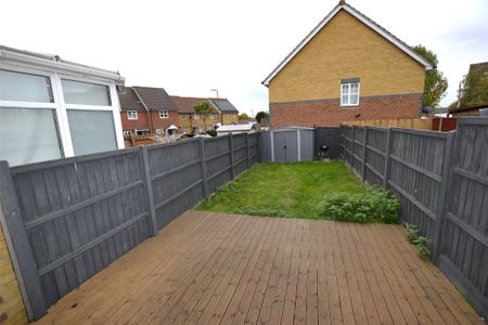 Bakers Gardens, Carshalton, Surrey, SM5 - Photo 5