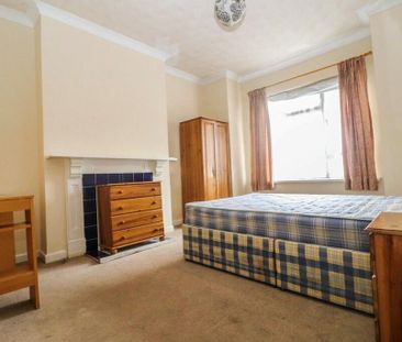 4 bedroom terraced house to rent - Photo 4