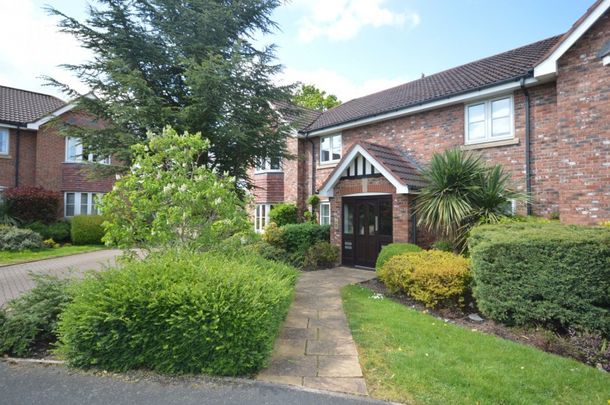 Bloomfield Close, Cheadle Hulme - Photo 1