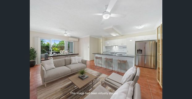 Ground floor unit with private courtyard - Photo 1