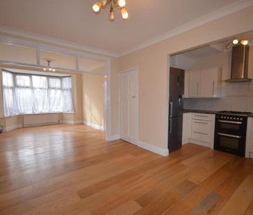 3 bedroom semi-detached house to rent - Photo 3