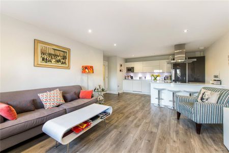 3 bedroom apartment to rent - Photo 2