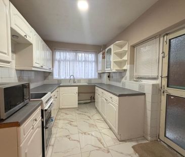 Guide Price £2,250 pcm - Available Now - Part Furnished - Photo 4