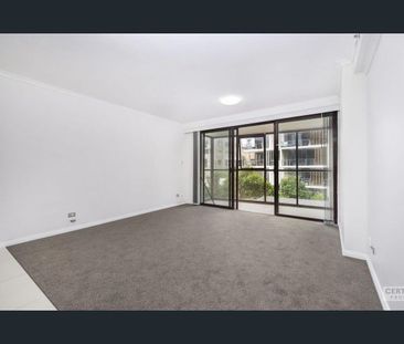 Brand New Top Floor Modern 2 Bedroom, 2 Bathroom, POOL, GYM - Prope... - Photo 1
