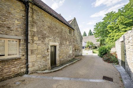 The Grange, South Stoke - Photo 2