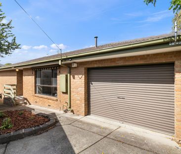 A Beautifully Kept Home in a Quiet, Leafy Pocket - Photo 5