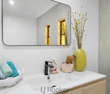 FAMILY LIVING - Photo 5