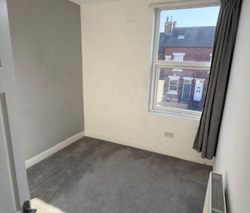 4 bedroom terraced house to rent - Photo 5