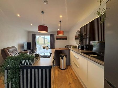 2 bedroom flat to rent - Photo 2