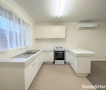 2/47 Cox Avenue, Orange, NSW 2800 - Photo 4