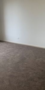 MODERN COMFORT IN EASTWOOD! - Photo 4