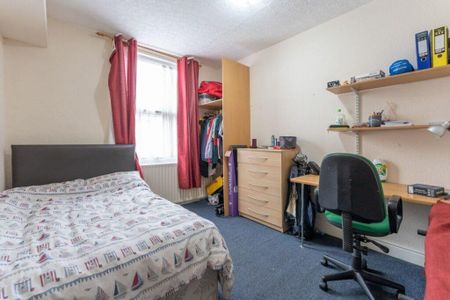5 bedroom terraced house to rent - Photo 5
