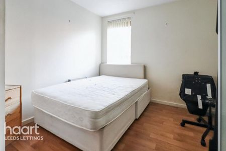 3 bedroom apartment to rent - Photo 5