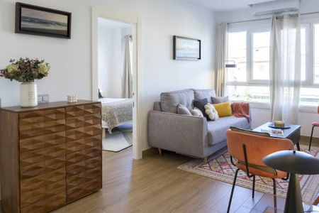 Pasillo de Santa Isabel, Málaga, Andalusia 29005 - Photo 5