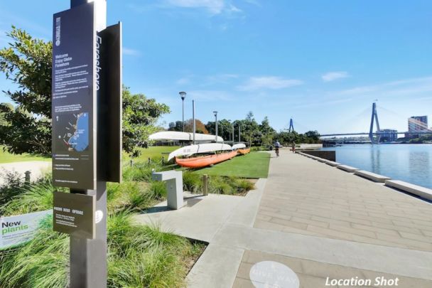 Stunning Two-Bedroom Apartment with Panoramic Bay & Bridge Views - Photo 1