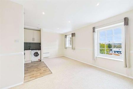 Queensgate House, Cookham Road, Maidenhead, Berkshire, SL6 - Photo 3