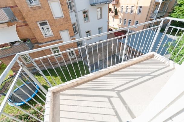 Wölfnitz - helle 1-Zimmer-Wohnung mit Einbauküche, Westbalkon und Tiefgarage - Photo 1