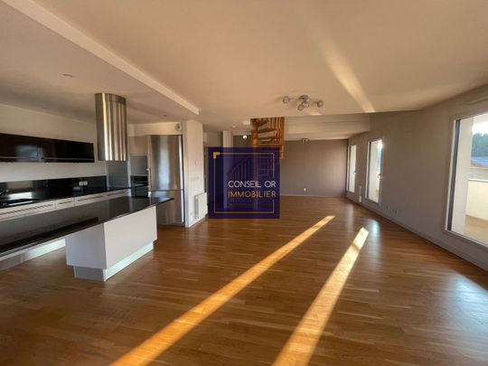 SUBERBE APPARTEMENT DUPLEX - 2 GARAGES DOUBLES - PISCINE, - Photo 1