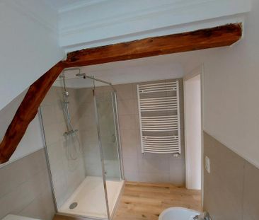 Ruhige 2 ZimmerWohnung nahe Schlosspark Dachterrasse, Stellplatz - Photo 3