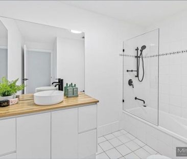 Hope Island - Photo 1