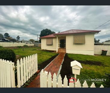 12 McDonough Avenue, Mount Austin, NSW 2650 - Photo 6
