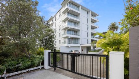 Retrotastic Easy Living and Views - Photo 4