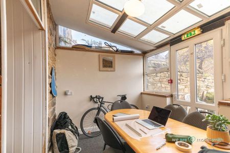 6 bedroom terraced house to rent - Photo 2