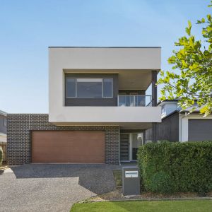 Contemporary Family Living in the Heart of Rochedale - Photo 3