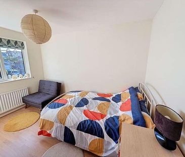 Room In Braithwell Drive, Stoke-on-trent, Staffordshire, ST2 - Photo 4