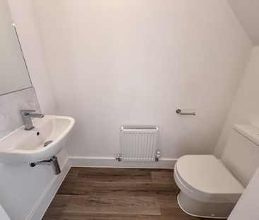 3 bedroom semi-detached house to rent - Photo 4