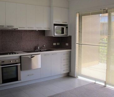 Perfectly Suited to Busy Commuters or Students at Nearby Monash Uni... - Photo 6