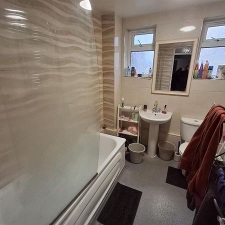 Caroline Street, Cardiff - Photo 4