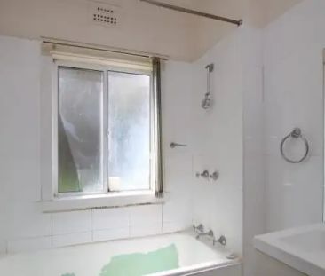 “Inviting Family Home in a Convenient Location” - Photo 1