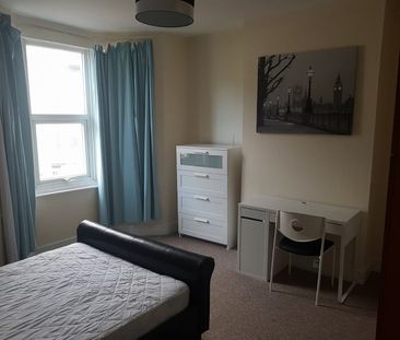 Richmond Road - Photo 2