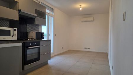 Location Appartement 3 pièces 47m² GRASSE 06130 - Photo 3