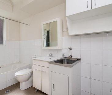 Ideal Location! - Photo 3