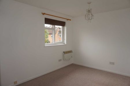 Meadow Way, Aylesbury - Photo 2