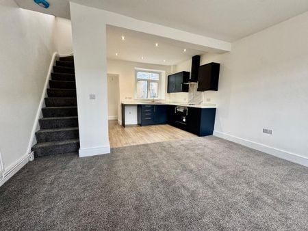 3 bedroom terraced house to rent - Photo 3