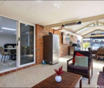 Ellenbrook - Photo 1