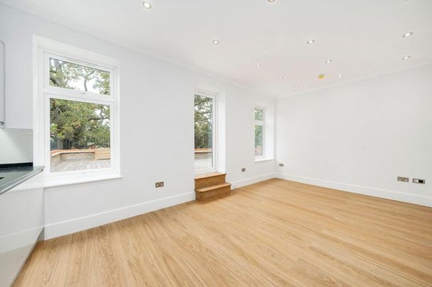 3 bedroom flat to rent - Photo 1