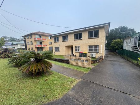Spacious Three-Bedroom Unit in the Heart of Mount Gravatt - Photo 2