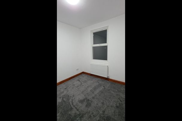 3 Bed Maisonette, London, E13 - Photo 1