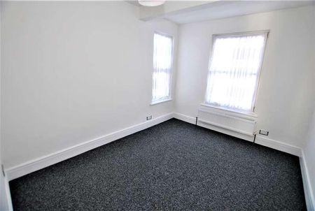 Carlingford Drive, Westcliff On Sea, SS0 - Photo 2