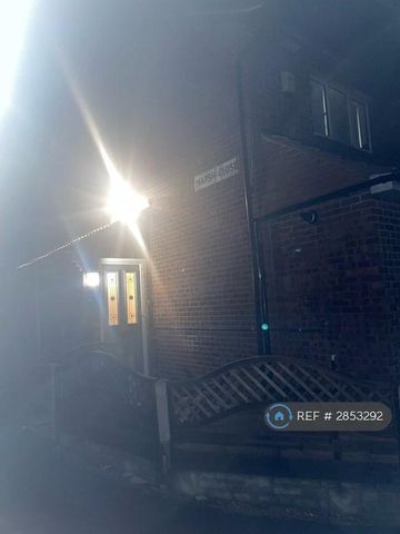 2 bedroom end of terrace house to rent - Photo 2