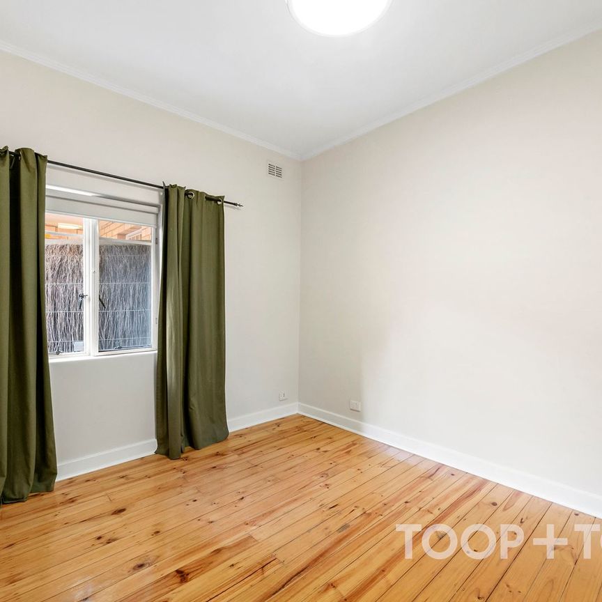 Spacious updated 3 bedroom unit - Photo 1