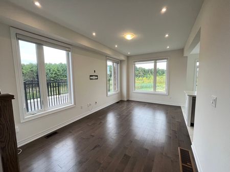 For Lease - 24 Stubbs Lane, Aurora, Ontario - Photo 4